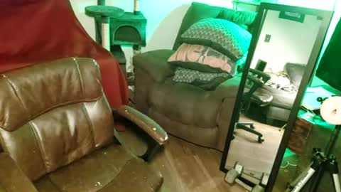 brownboyt online show from June 18, 2:45 am