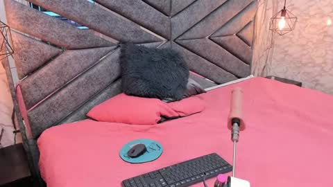 Snapshot of brownie_delicious chatting on December 14, 1:50 am Sara online show from December 14, 1:50 am