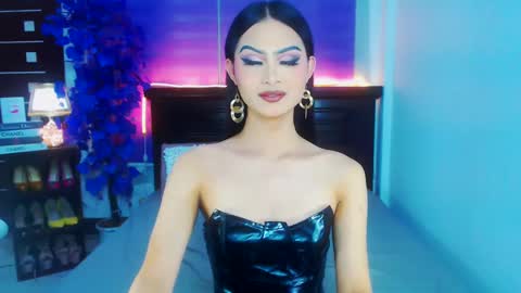 Snapshot of brownsausageroberta chatting on December 18, 11:02 am Roberta GODDESS OF PLEASURE AND SEXUALDESIRE online show from December 18, 11:02 am