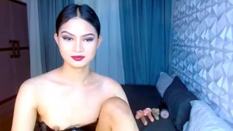 Snapshot of brownsausageroberta chatting on February 2, 8:57 am Roberta GODDESS OF PLEASURE AND SEXUALDESIRE online show from February 2, 8:57 am