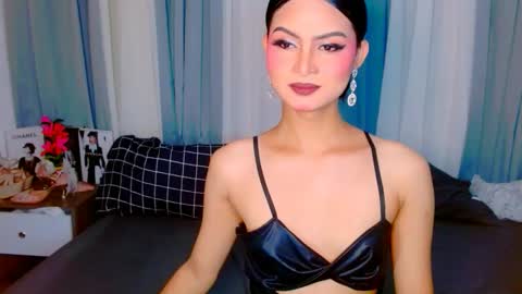 Snapshot of brownsausageroberta chatting on September 12, 9:09 am Roberta GODDESS OF PLEASURE AND SEXUALDESIRE online show from September 12, 9:09 am