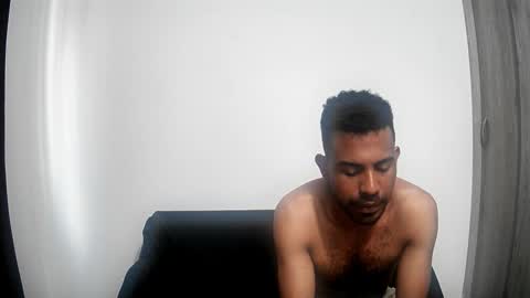 bruce_1111 online show from March 19, 8:13 pm