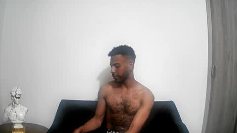 bruce_1111 online show from March 29, 6:02 am