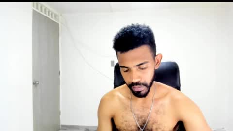 bruce_1111 online show from April 19, 5:34 pm