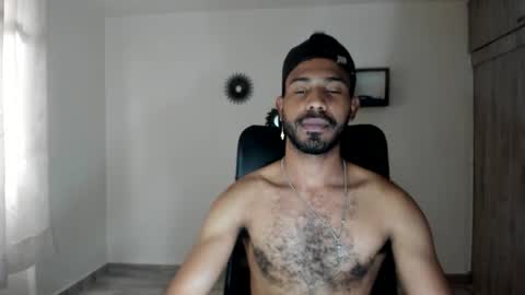 bruce_1111 online show from May 31, 6:09 pm