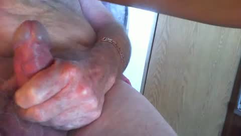 Snapshot of bruceblues chatting on December 25, 4:43 pm bruceblues online show from December 25, 4:43 pm