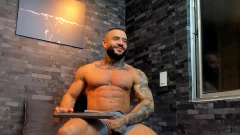 brucedallas online show from October 9, 2:53 am