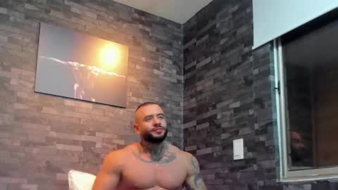 brucedallas online show from December 14, 1:00 am