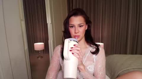 Snapshot of brunette_k chatting on February 13, 4:47 pm Kristina online show from February 13, 4:47 pm