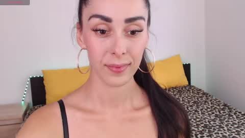 Snapshot of brunettgirl_ chatting on July 14, 10:32 am Ellis online show from July 14, 10:32 am