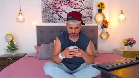 Snapshot of bruno_booss chatting on December 16, 4:28 am bruno_booss online show from December 16, 4:28 am