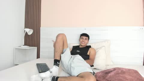 Snapshot of bruno_fox_ chatting on July 16, 9:32 pm Bruno online show from July 16, 9:32 pm