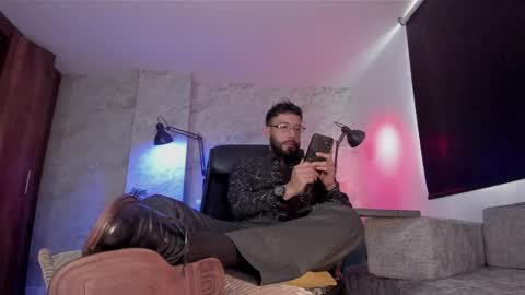 Andres Suarez online show from November 23, 1:22 pm