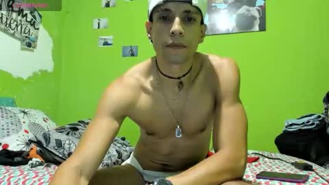 Snapshot of brunocuttie94 chatting on June 7, 3:54 am Join my fan club here 150 tokens a month online show from June 7, 3:54 am