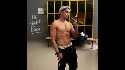 Snapshot of brunocuttie94 chatting on July 18, 12:04 am Join my fan club here 150 tokens a month online show from July 18, 12:04 am