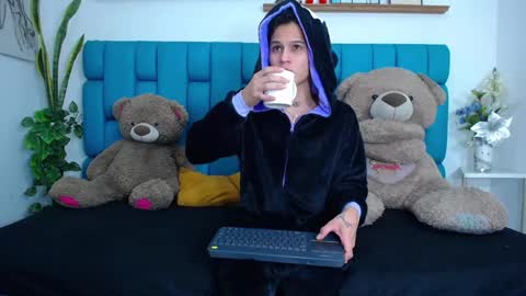 Snapshot of bryan_hotty chatting on February 24, 11:19 am Bryan online show from February 24, 11:19 am