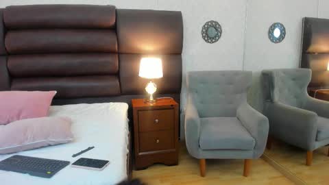 bryannamiller online show from November 23, 1:22 pm