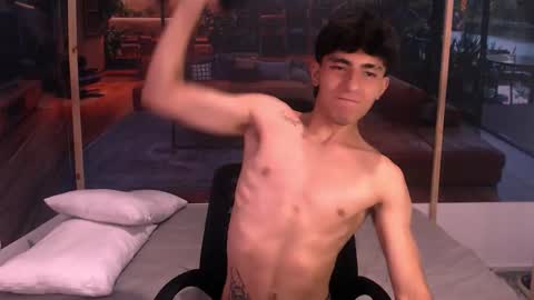 Snapshot of bryant_connor chatting on November 8, 3:18 am Branyt online show from November 8, 3:18 am