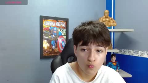 Snapshot of bryce_evans chatting on January 21, 10:08 pm B R Y C E  online show from January 21, 10:08 pm