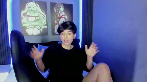 Snapshot of bryce_evans chatting on October 13, 3:23 pm B R Y C E  online show from October 13, 3:23 pm