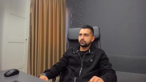 Snapshot of brycereign chatting on March 16, 5:24 am BryceReign online show from March 16, 5:24 am