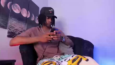 Snapshot of bryxxxon1 chatting on September 10, 3:34 pm Bryxon online show from September 10, 3:34 pm