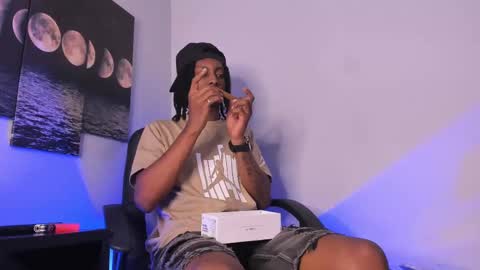 Snapshot of bryxxxon1 chatting on October 4, 4:16 pm Bryxon online show from October 4, 4:16 pm