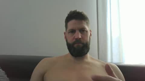 bubblebee1982 online show from February 16, 1:05 pm