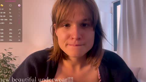 Mira  online show from April 8, 7:03 pm