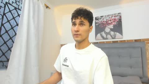 Snapshot of buddy_whitte chatting on January 18, 12:36 pm Buddy Whitte online show from January 18, 12:36 pm