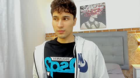 Snapshot of buddy_whitte chatting on January 30, 11:22 am Buddy Whitte online show from January 30, 11:22 am