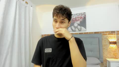 Snapshot of buddy_whitte chatting on February 5, 11:23 am Buddy Whitte online show from February 5, 11:23 am