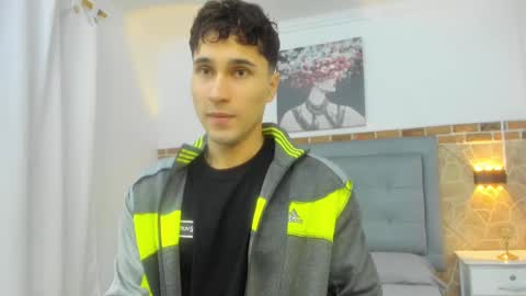 Snapshot of buddy_whitte chatting on February 16, 11:27 am Buddy Whitte online show from February 16, 11:27 am