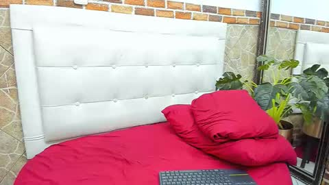 Snapshot of buddy_whitte chatting on September 10, 1:11 pm Buddy Whitte online show from September 10, 1:11 pm