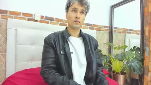 Snapshot of buddy_whitte chatting on September 12, 11:54 am Buddy Whitte online show from September 12, 11:54 am