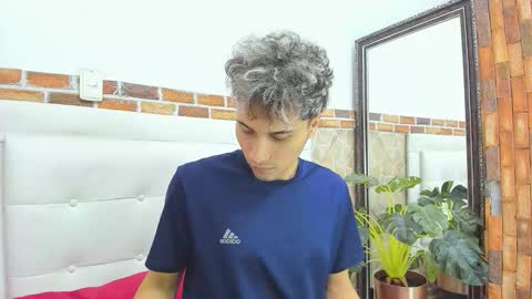 Snapshot of buddy_whitte chatting on September 17, 12:18 pm Buddy Whitte online show from September 17, 12:18 pm