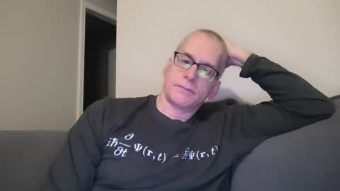 Snapshot of budman004 chatting on February 17, 4:20 am budman004 online show from February 17, 4:20 am