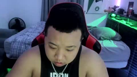 buffsexyman24 online show from March 9, 3:43 am