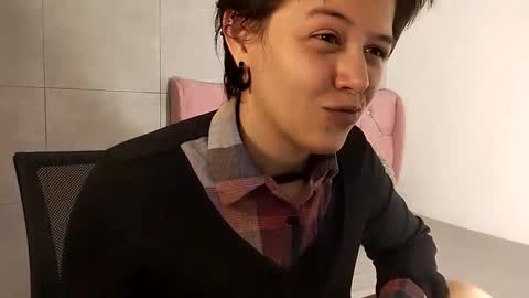 Snapshot of bug2025 chatting on September 8, 2:49 pm bug2025 online show from September 8, 2:49 pm