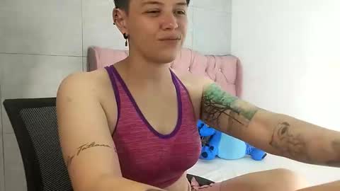 Snapshot of bug2025 chatting on September 23, 2:25 am bug2025 online show from September 23, 2:25 am