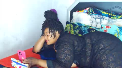 Snapshot of bulkyyass4u chatting on February 12, 10:10 am bulkyyass4u online show from February 12, 10:10 am