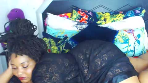 Snapshot of bulkyyass4u chatting on February 19, 7:21 pm bulkyyass4u online show from February 19, 7:21 pm