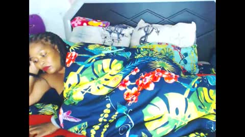 Snapshot of bulkyyass4u chatting on March 3, 1:23 am bulkyyass4u online show from March 3, 1:23 am