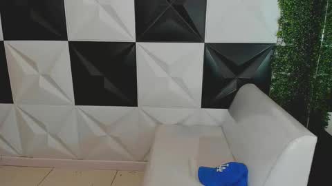 bull_cam online show from October 4, 6:50 pm