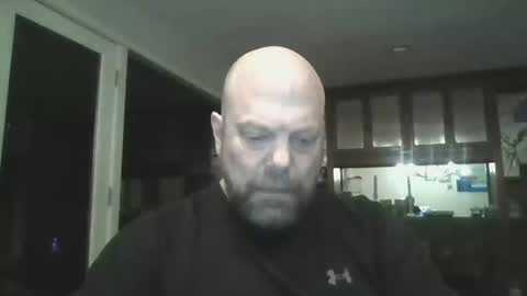 Snapshot of bulldog302w chatting on January 27, 12:12 am bulldog302w online show from January 27, 12:12 am