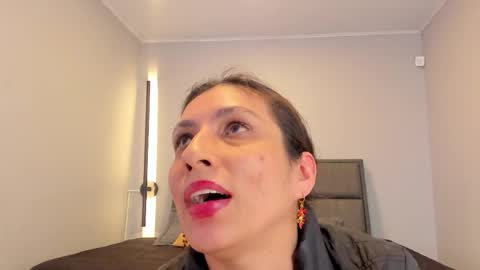 Snapshot of bulma_bambina_ chatting on May 27, 1:57 am Bulma Bambina online show from May 27, 1:57 am