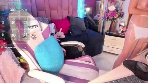 Snapshot of bulmasweetyose chatting on October 15, 9:26 pm bulmasweetyose  mommy submissive control milf lovense online show from October 15, 9:26 pm