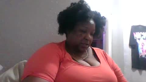 Snapshot of bumpylumpybbw chatting on January 10, 12:17 am bumpylumpybbw online show from January 10, 12:17 am