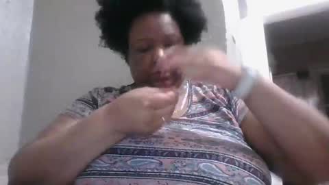 Snapshot of bumpylumpybbw chatting on January 18, 7:28 am bumpylumpybbw online show from January 18, 7:28 am