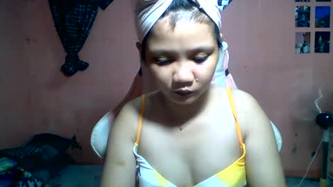 Snapshot of bunny_flower18 chatting on June 11, 10:35 am bunny_flower18 online show from June 11, 10:35 am